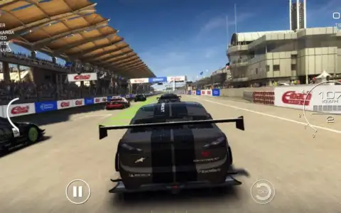 GRID™ Autosport Custom Edition скриншот 2